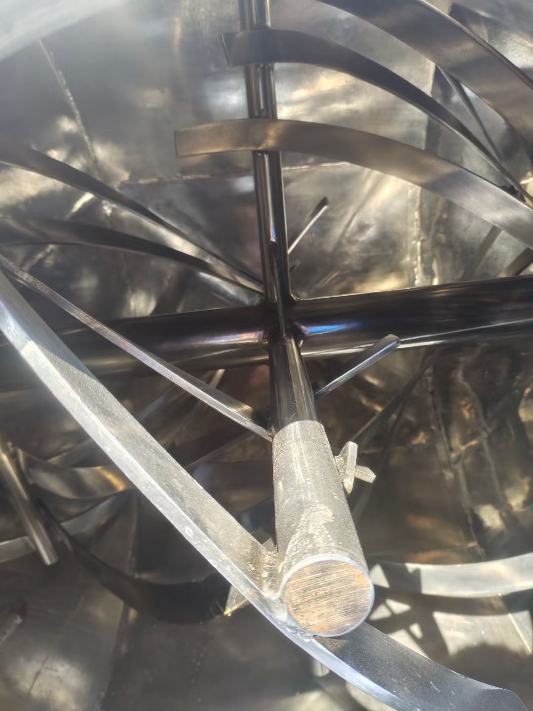 转让二手双运动混合机 一台容积1500L抛光级高效-2