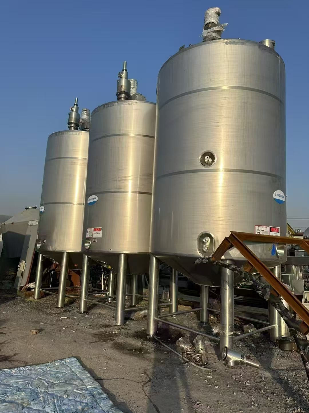 转让二手保温搅拌罐 六台容积22立方立式带电机保温-2