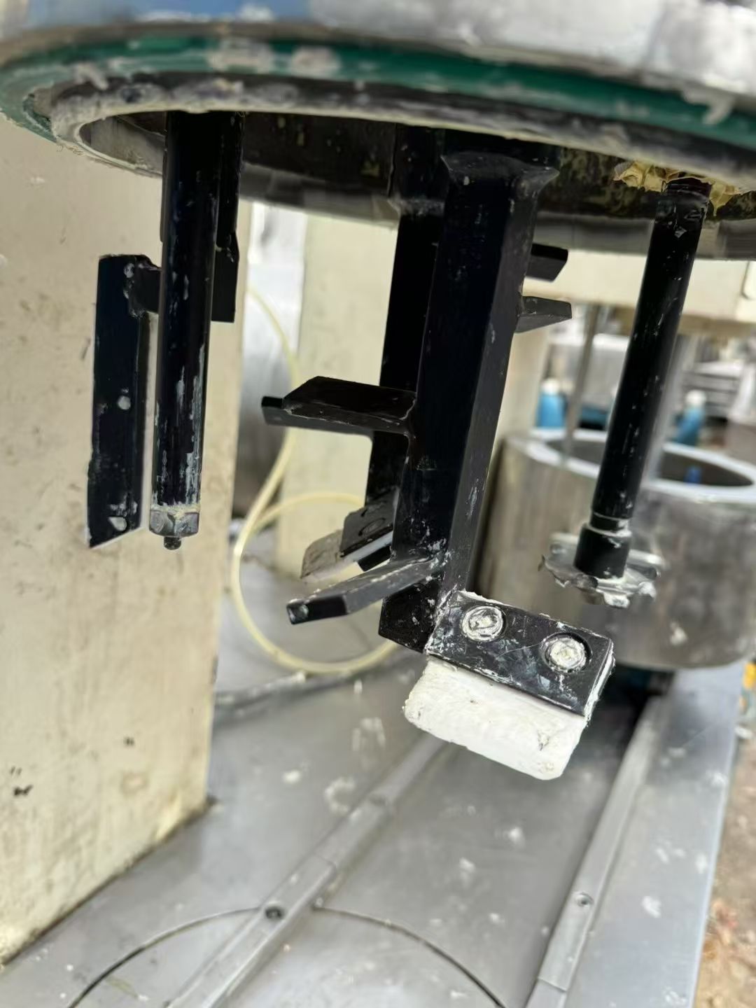 转让二手行星搅拌机 一台容积5L带压料实验型行星搅-2