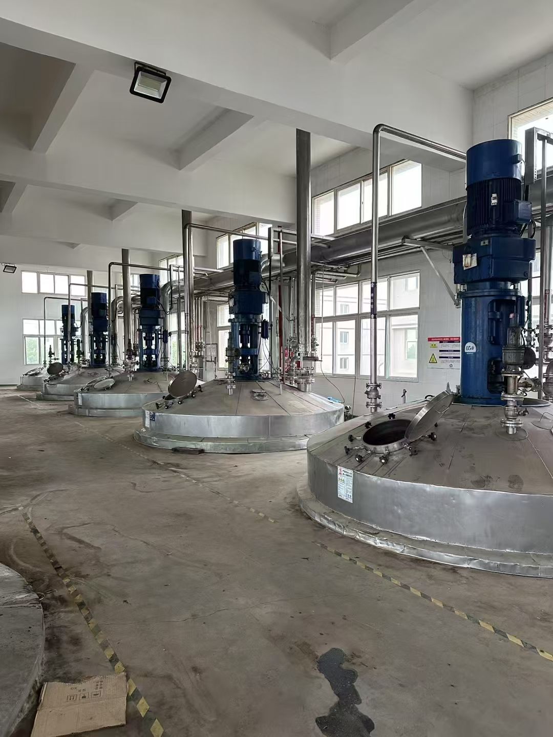 转让二手不锈钢搅拌罐 10台容积50立方内盘管抛光-1