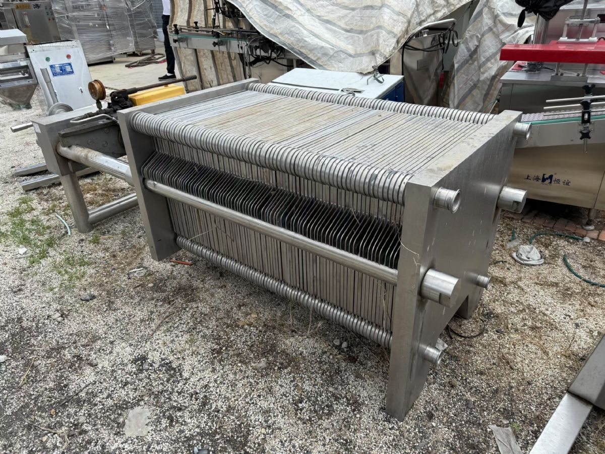 转让二手板框压滤机 一台面积60平方不锈钢食品级板-1