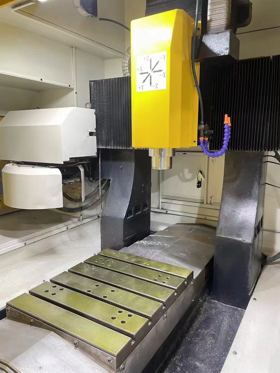 德米650刀库精雕机12把斗笠式刀库,新代21MA-2