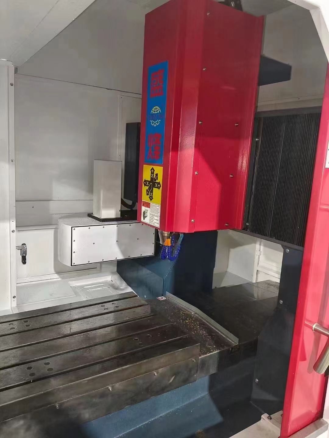 上新盛烽870精雕机,新代21MA系统,7.5KW-2