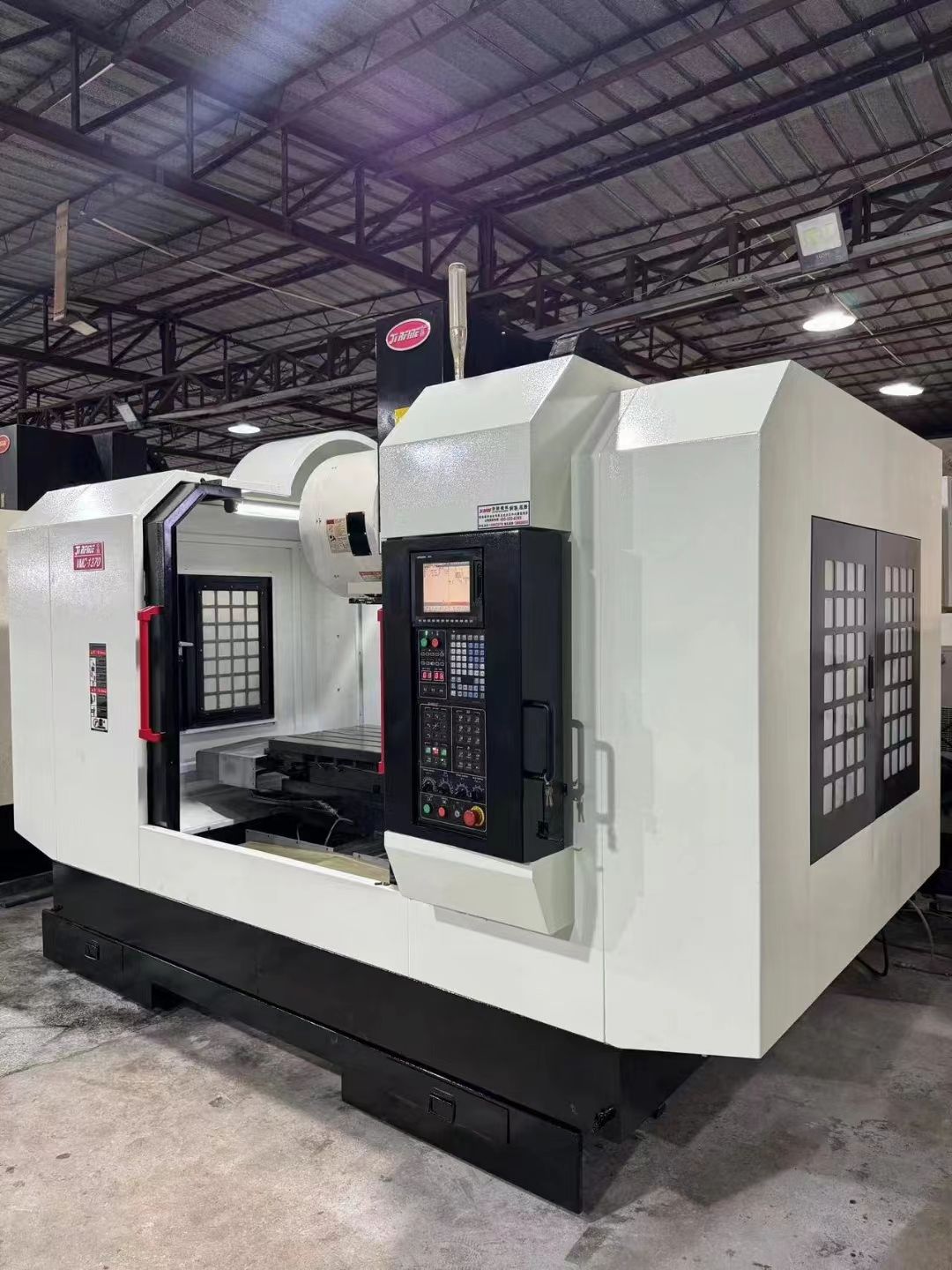 两台准新乔鸿870精雕机 新代21ma-E系统,E-1