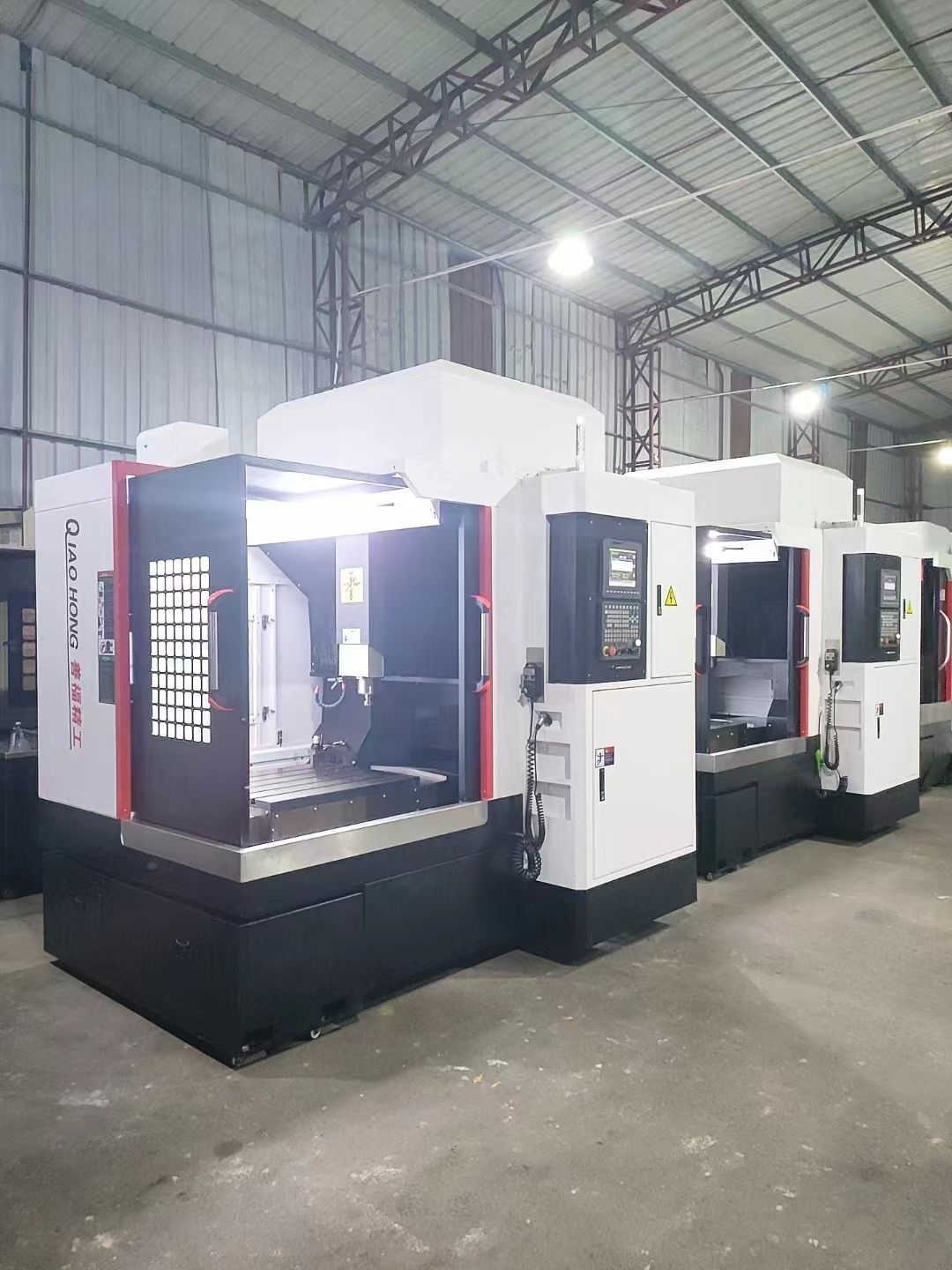 两台准新乔鸿870精雕机 新代21ma-E系统,E-2