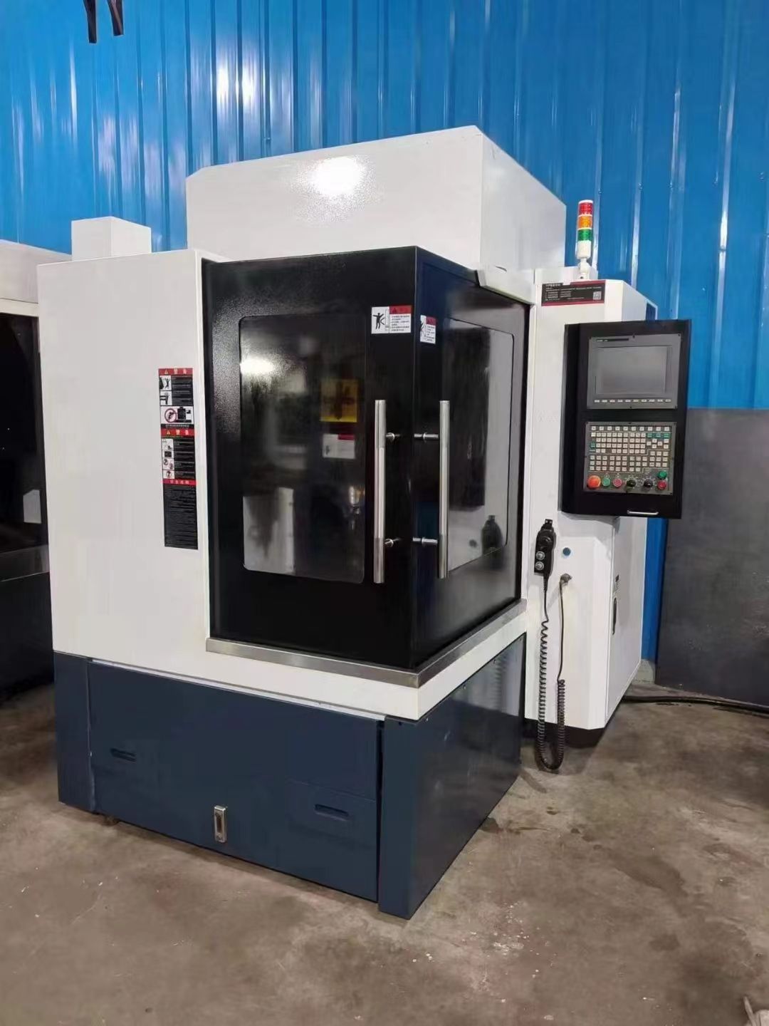 21款台群650精雕机,创能款床身。新代21MA系-1