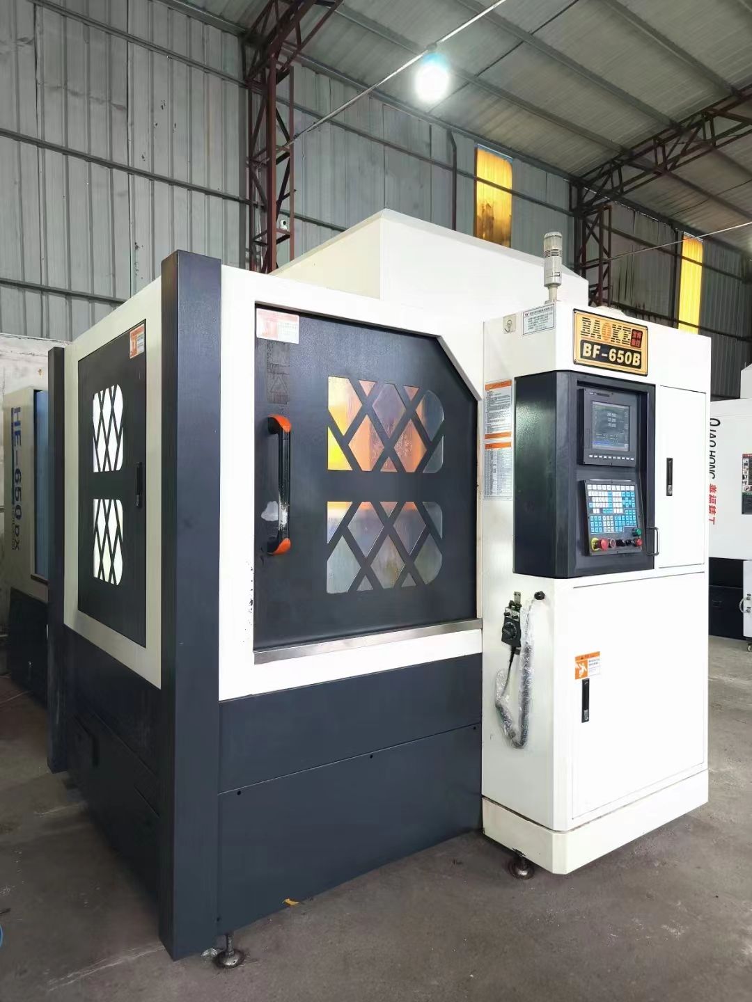 寶锋650精雕机新代21ma系统,主轴5.5千瓦2-2