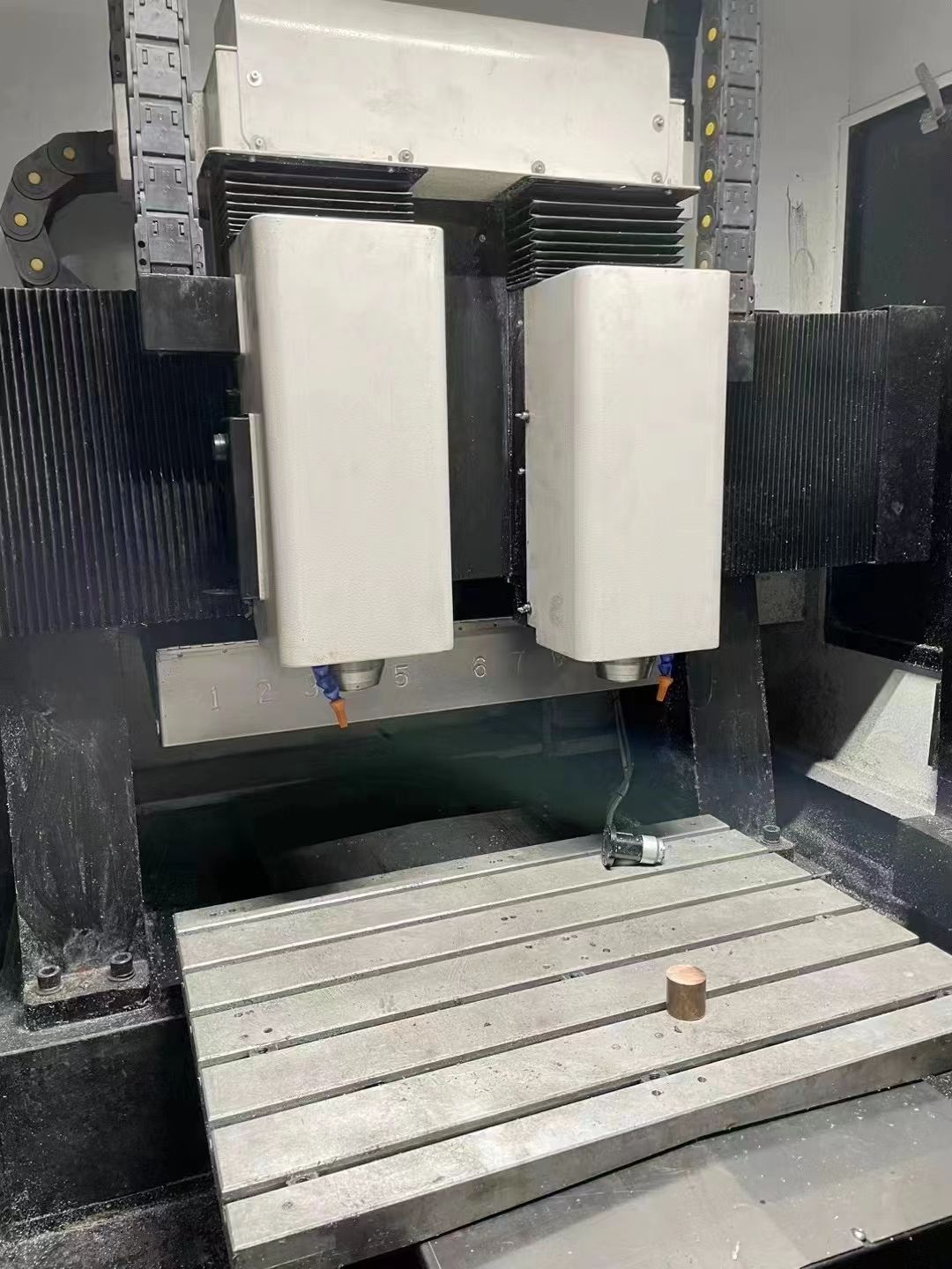 龙翔双头刀库精雕机主轴四万转,每个头5把刀600×-2