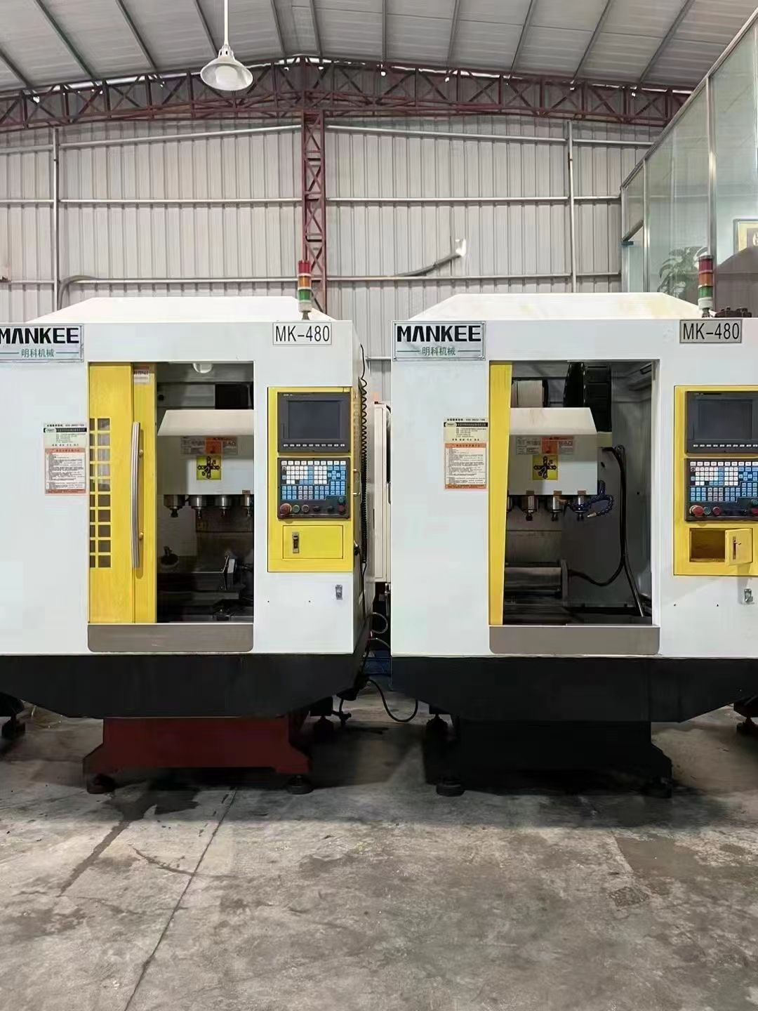 到货明科四头五轴精雕机 新代系统,主轴24000转-2