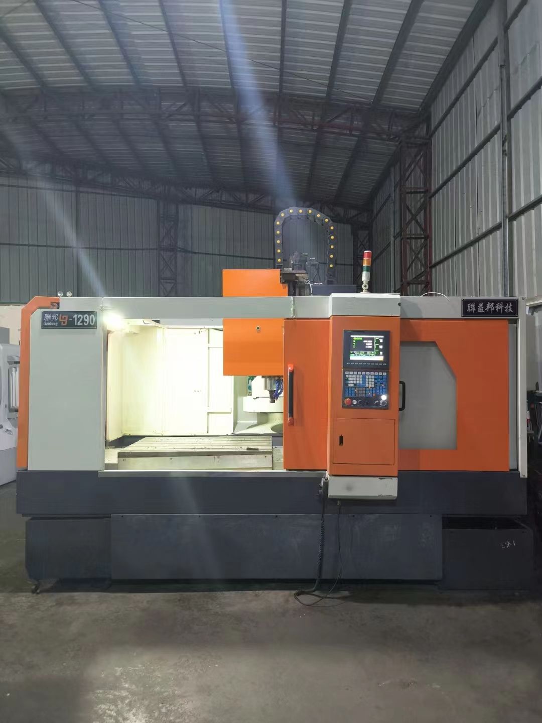 联邦1290重型龙门精雕机,新代21ma系统,bt-1