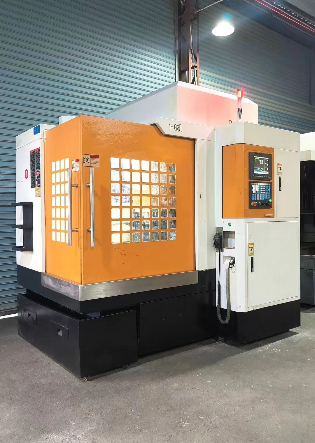 鼎凌870刀库精雕机 新代21MA系统,BT30气-2