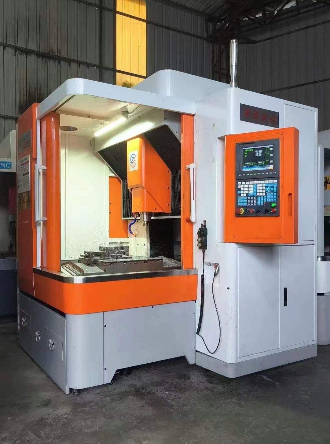 泽锋智能650精雕机 新代21ma系统,ER32强-1