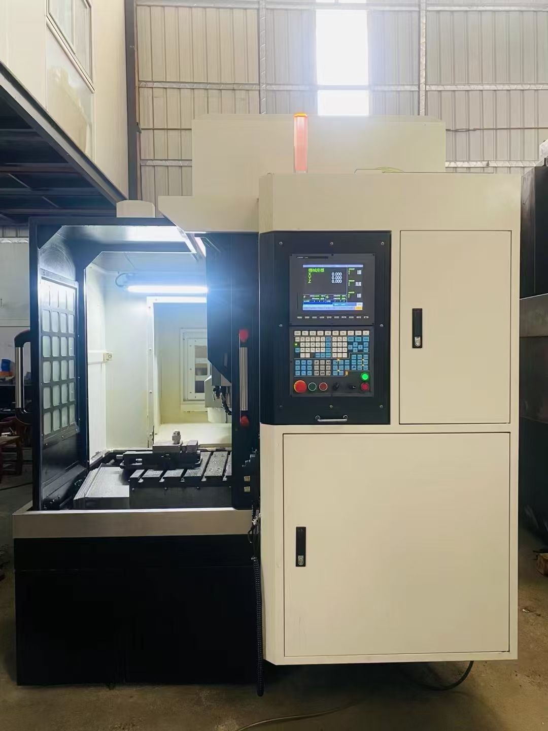 乔鸿650刀库精雕机 新代21MA系统，7.5KW-2