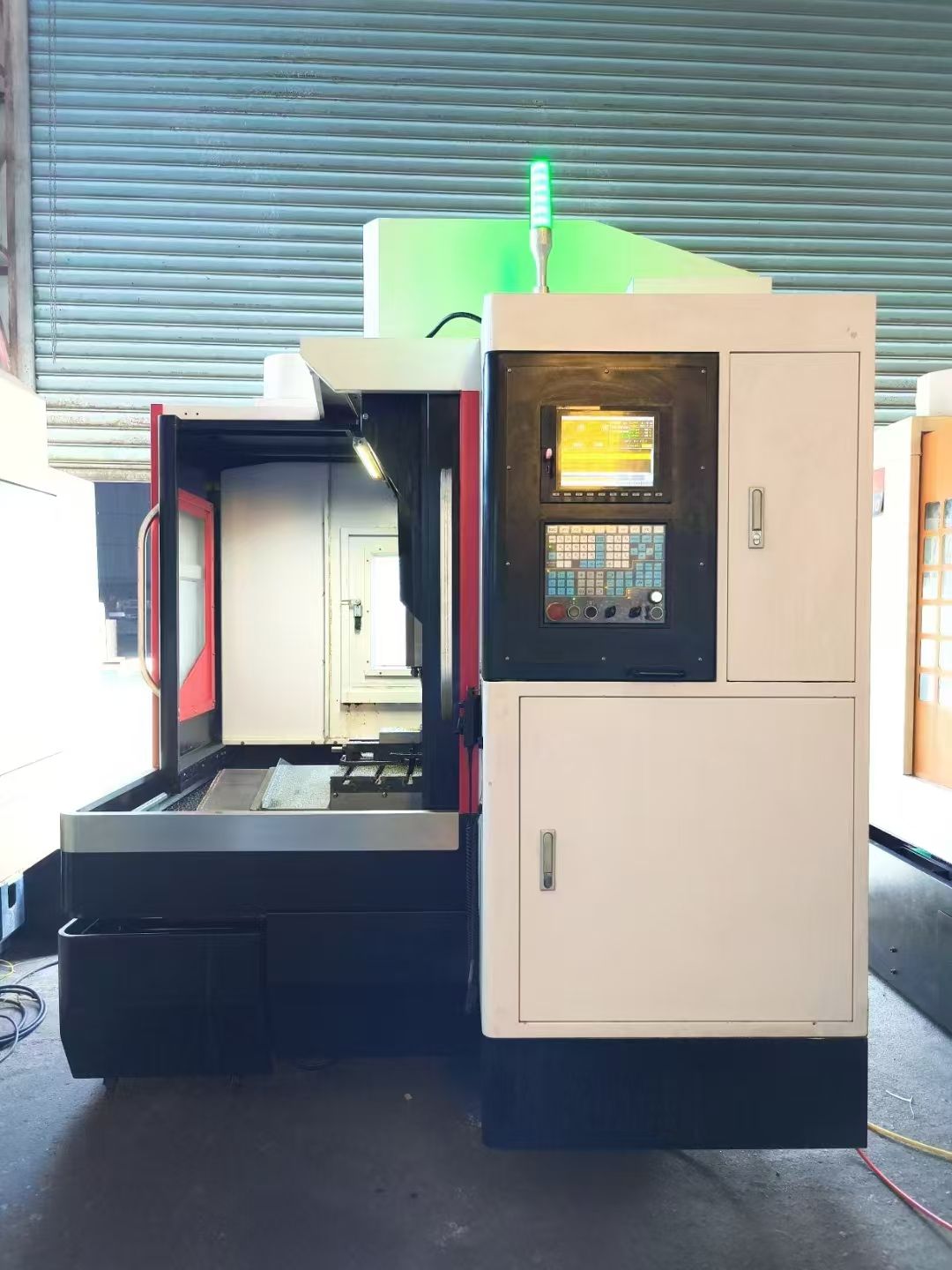 特价,准新台威650精雕机,新代*22ma系统-1