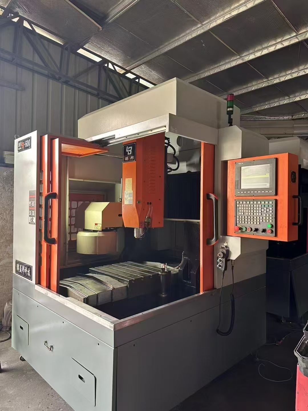 惊爆价精雕机,2台同款、联邦650、新代21ma-1