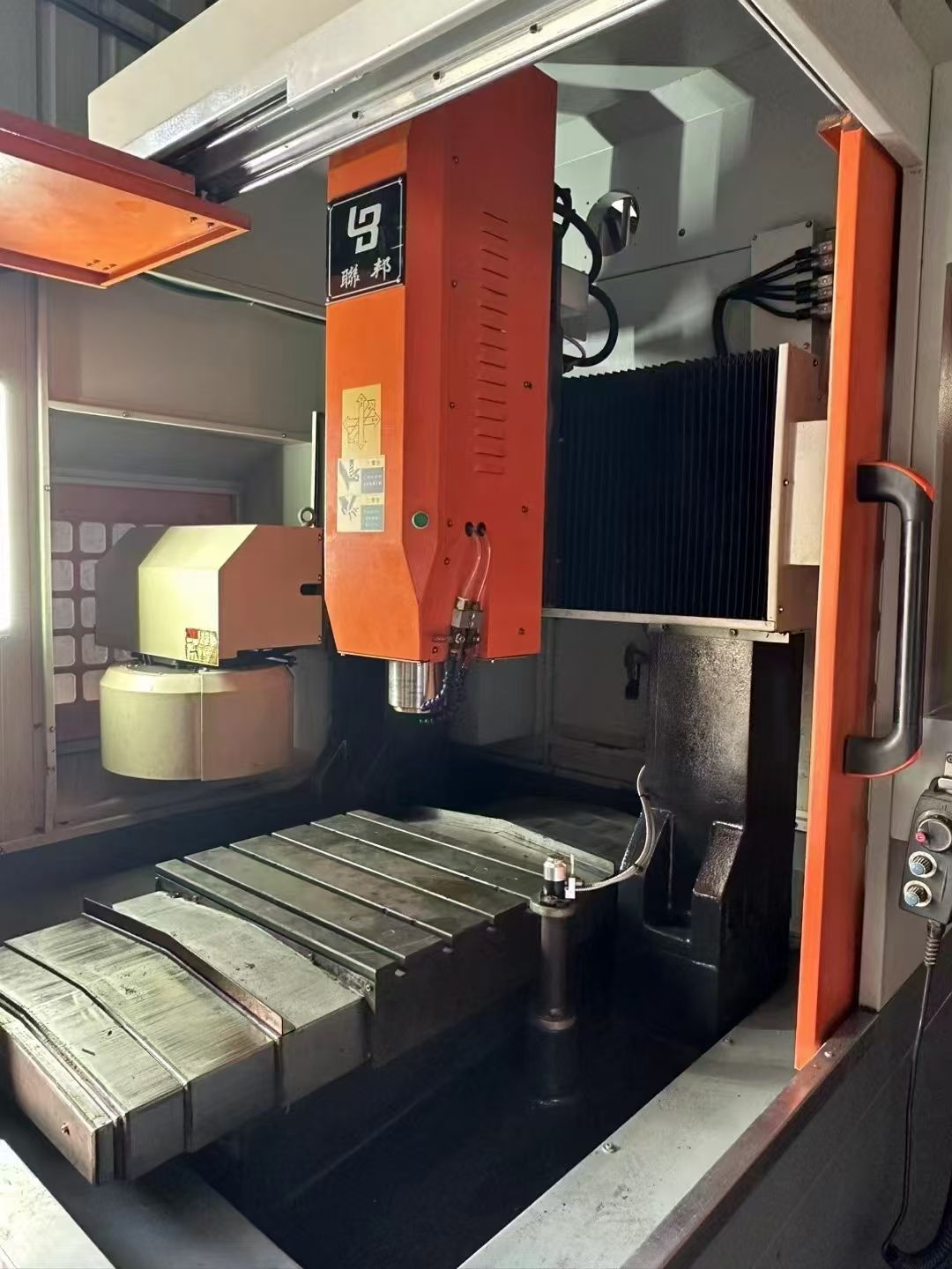 惊爆价精雕机,2台同款、联邦650、新代21ma-2