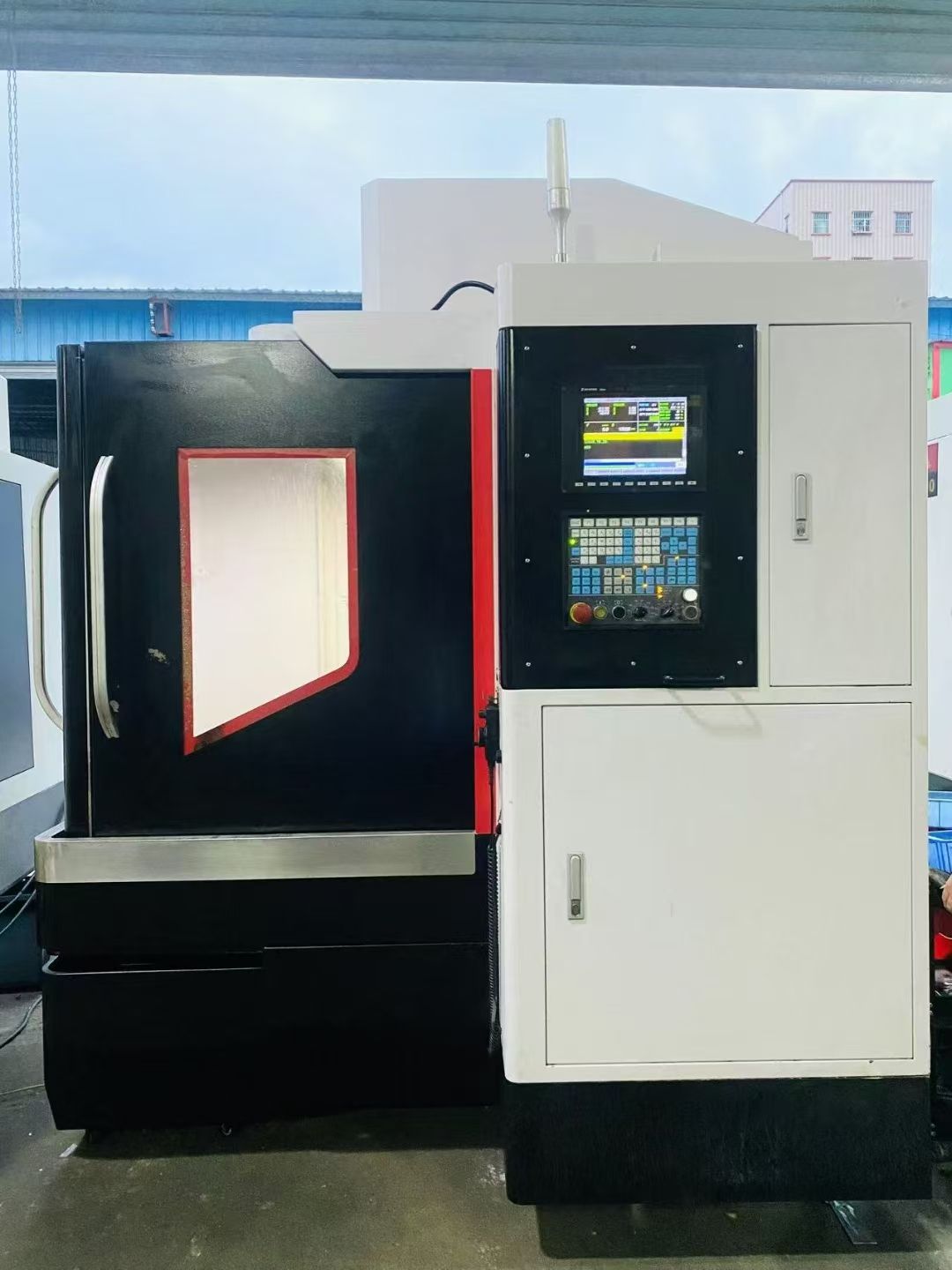 准新台威650精雕机,新代*22MA系统-2