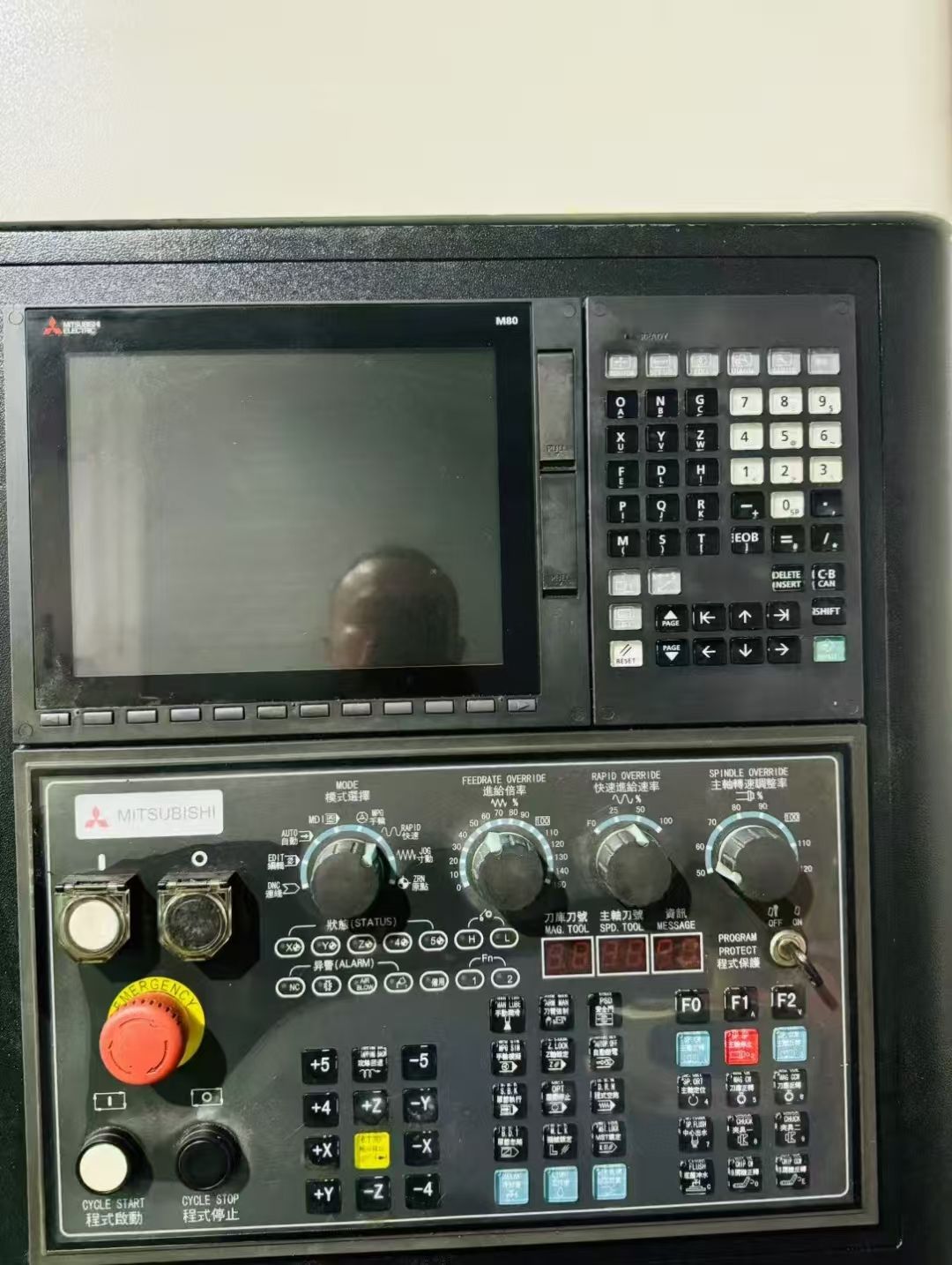 特价10台正佑V8加工中心，三菱M80系统，BT4-1