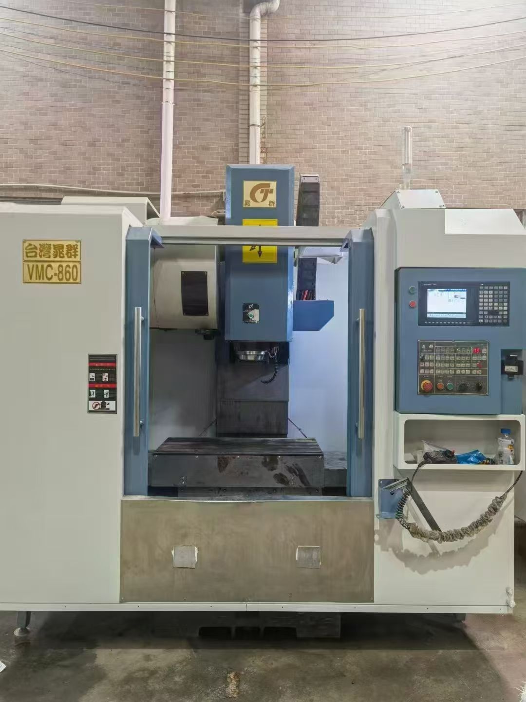 上新台湾晁群860三线轨重型加工中心，三菱M70A-1