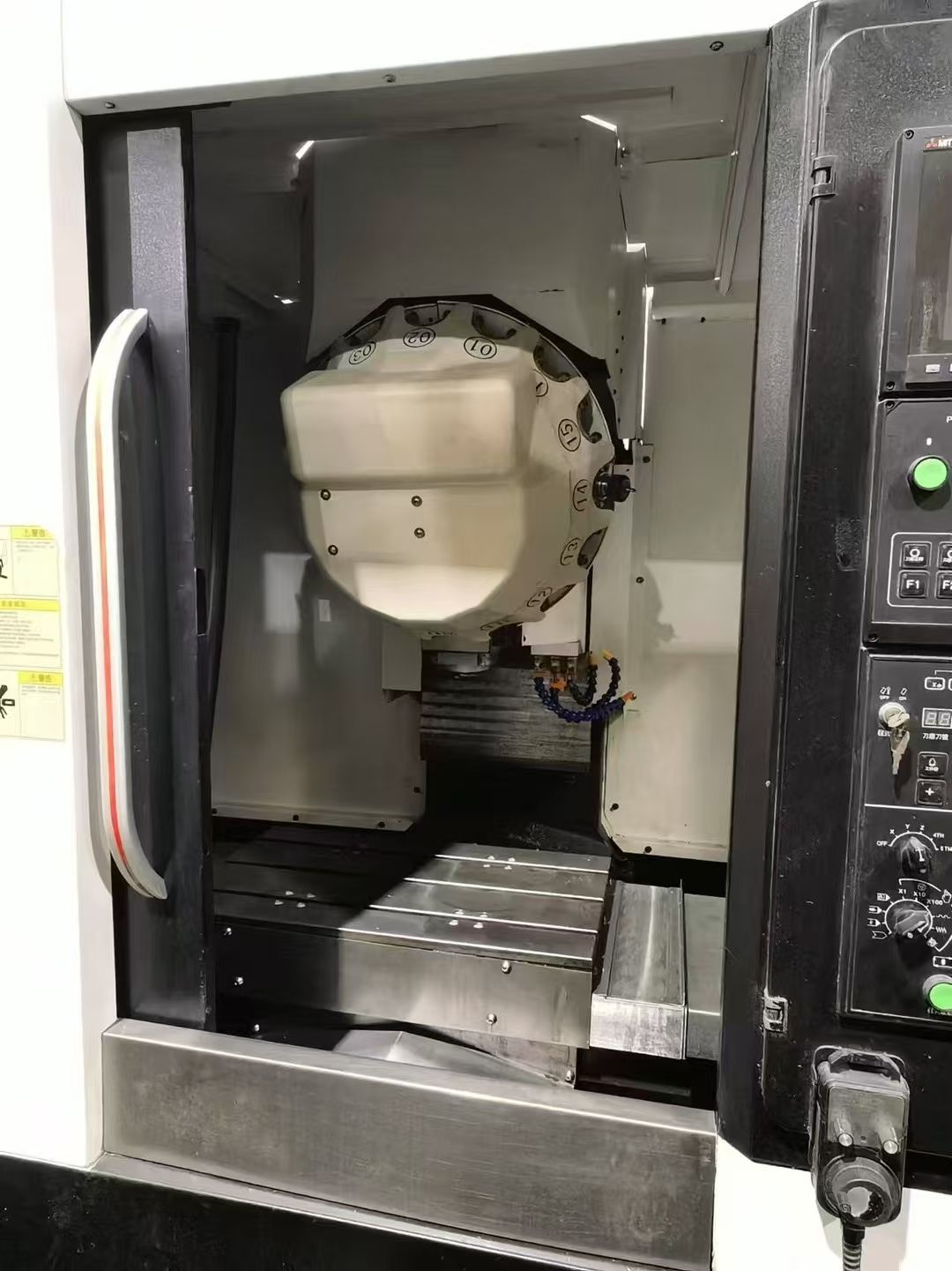 特价乔扬T600钻攻中心机，创能机身，三菱M70系-2