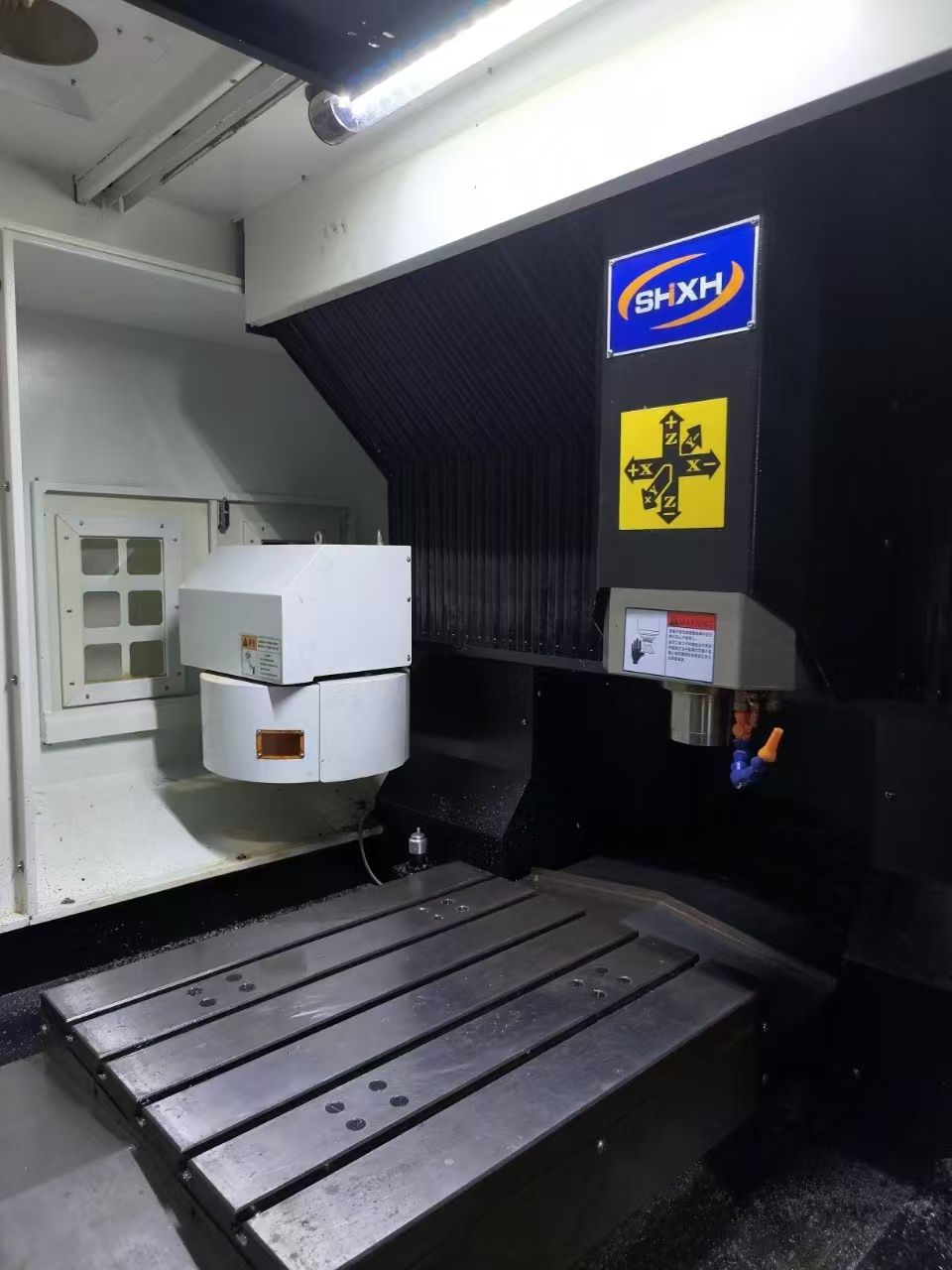 上新仕兴鸿870刀库精雕机,新代21ma系统-2