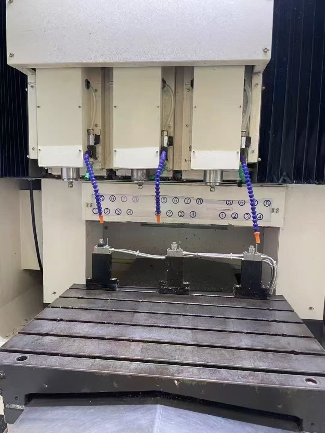 久久精工A680,三头刀库精雕机,主轴60000转-2