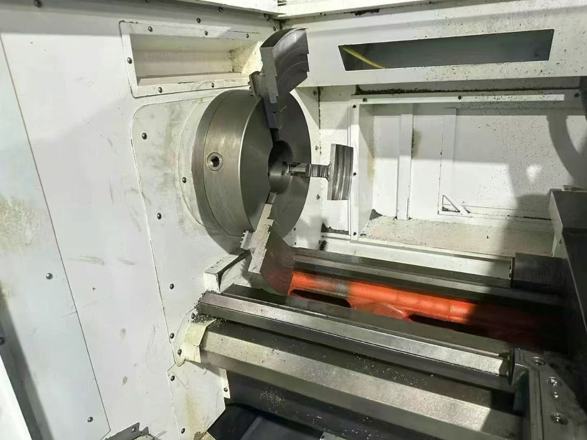 99层新德葳克CK6163 X 1米数控车床广数9-2