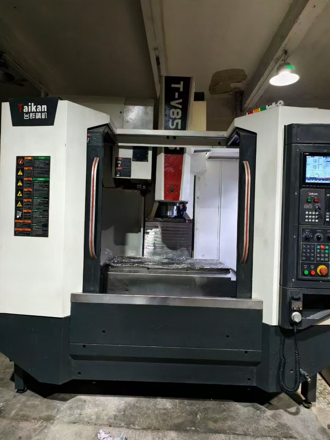 上新台群v856S三线轨加工中心，三菱M80系统-1