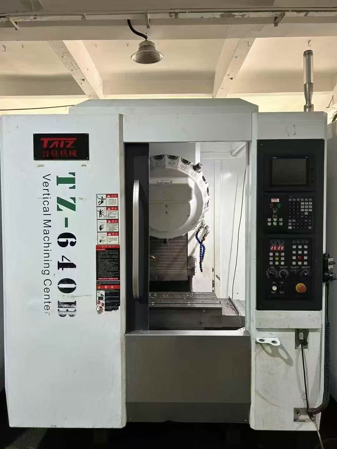 上新台群v856S三线轨加工中心，三菱M80系统-2