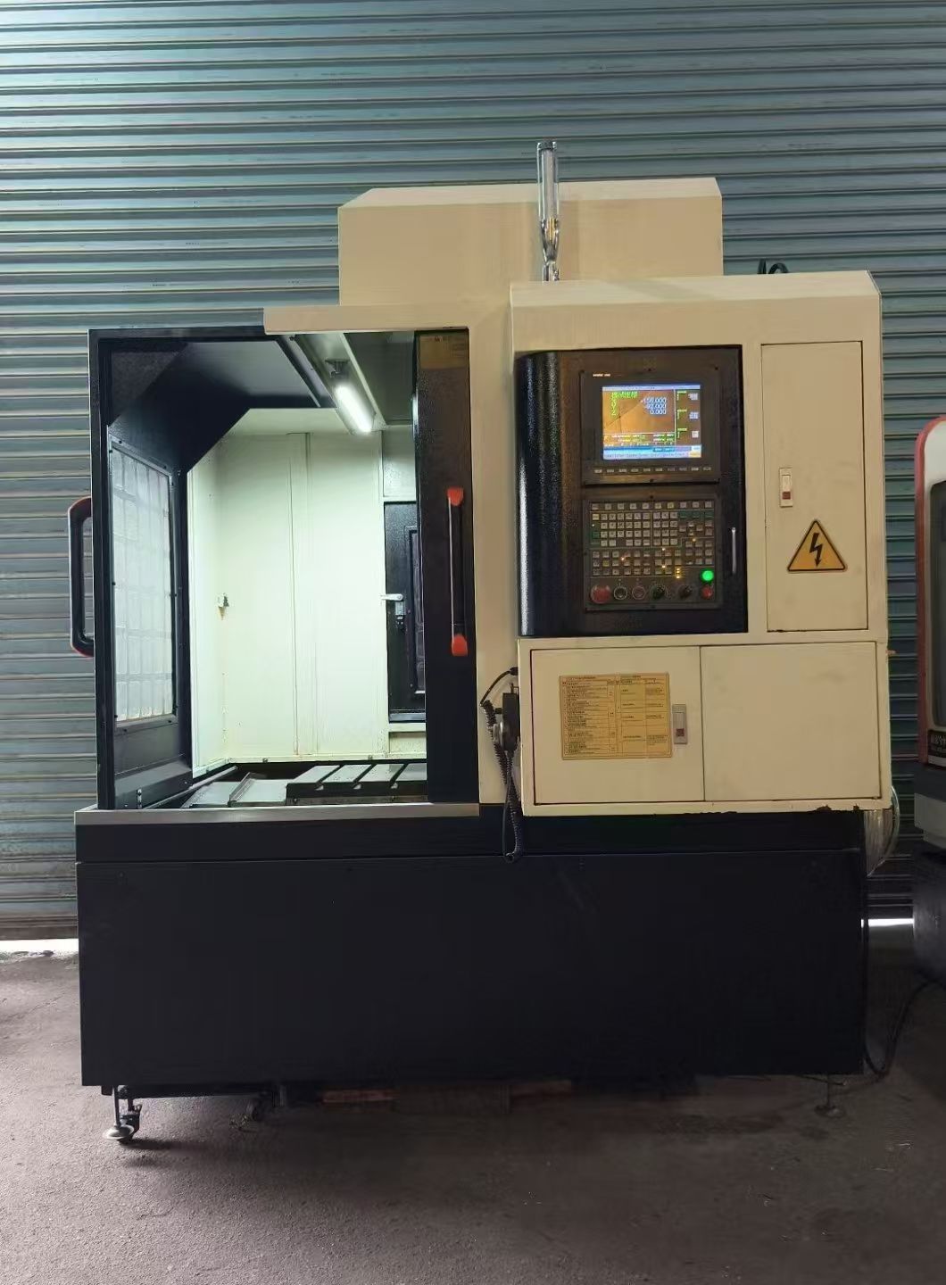 特价双胞胎胜宏650精雕机,新代21ma系统-1