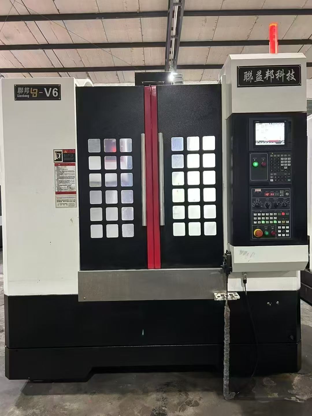 机况超好 联益邦V6加工中心，三菱M80系统，BT-2
