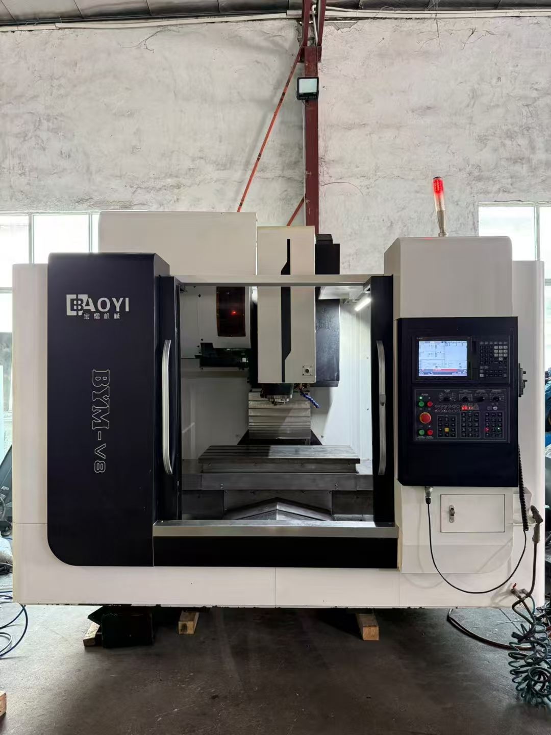 宝煜V8加工中心，精品机况，三线滚柱，BT40直联-1