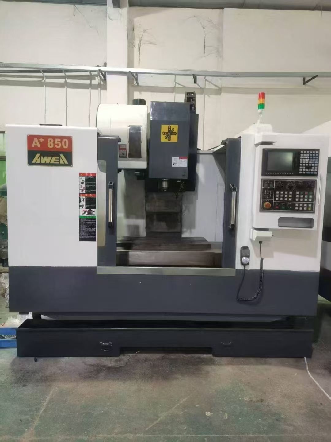 特价两台850三硬轨加工中心。三菱m70系统，24-2