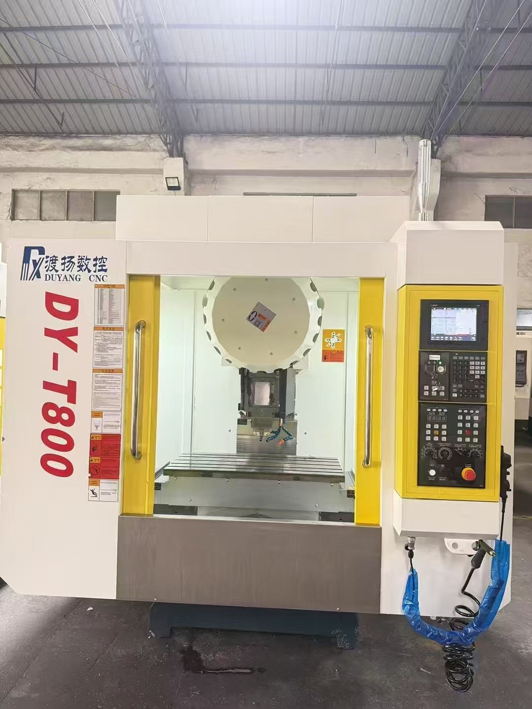 特价刚刚拿下几台准新T8钻攻机,三菱M80V系统-1