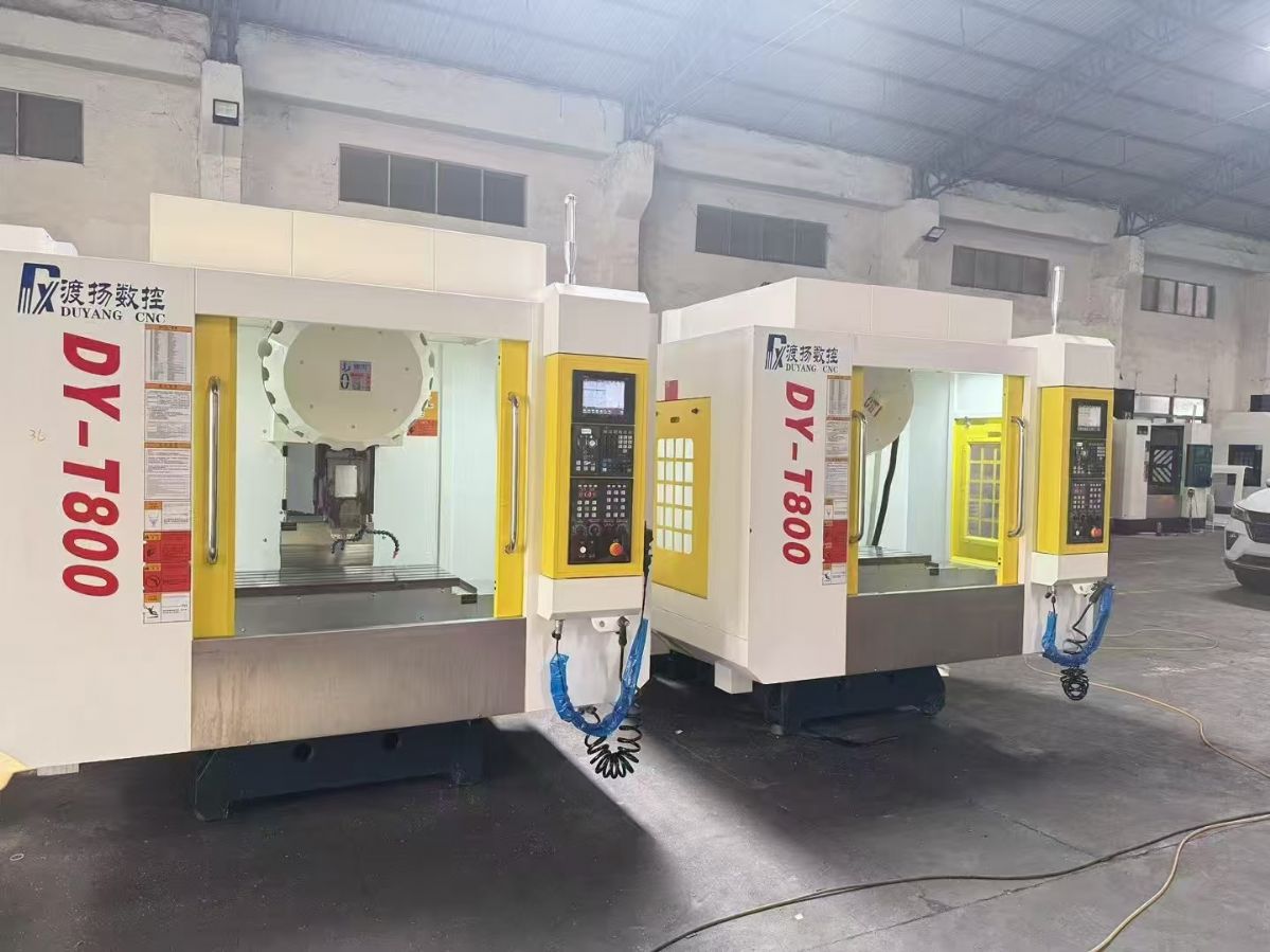 特价刚刚拿下几台准新T8钻攻机,三菱M80V系统-2