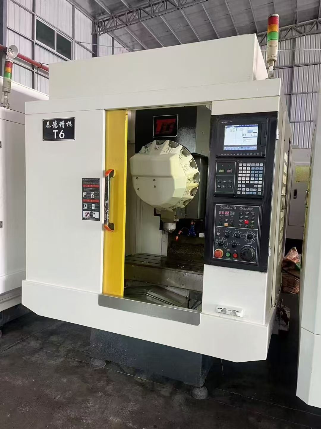 特价宝峰2513V龙门加工中心,三菱M80A系统,-1