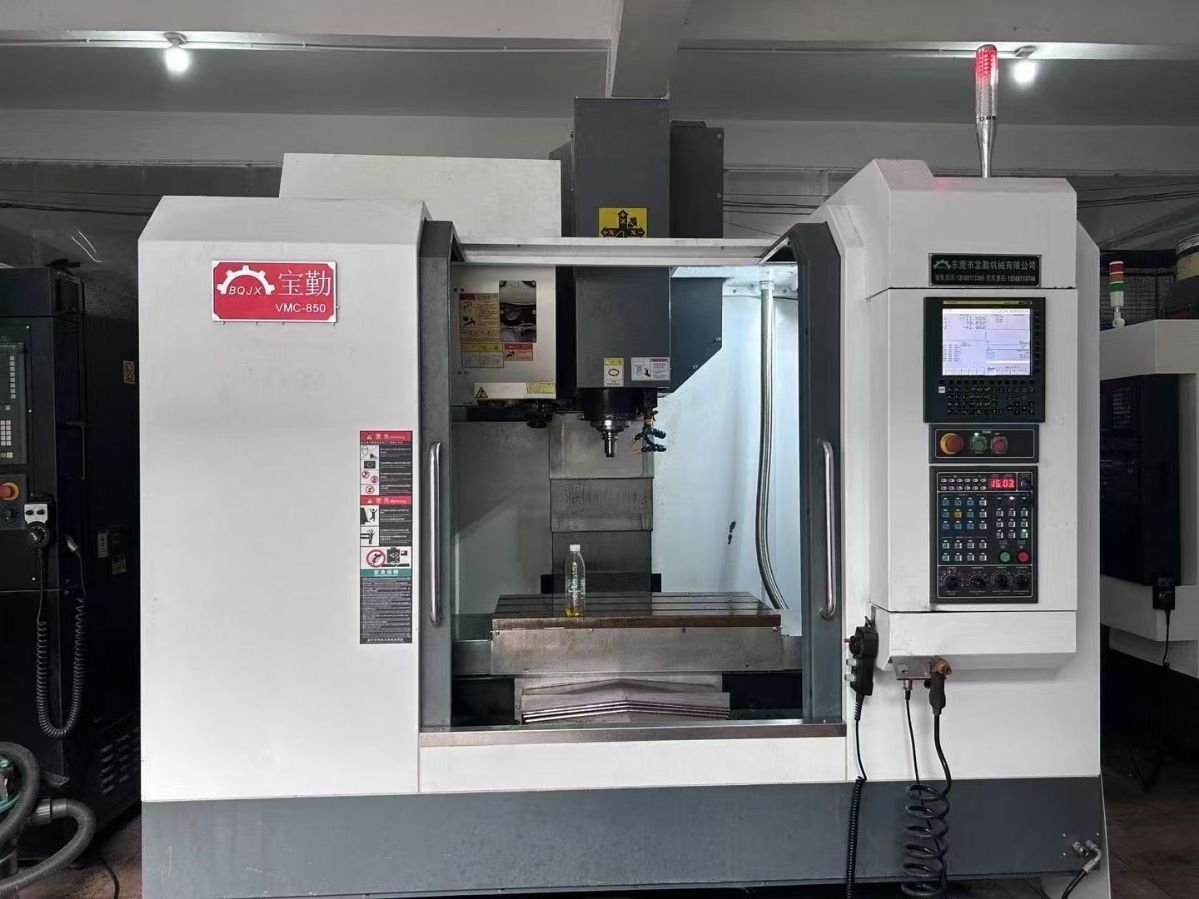 上新宝勤Ⅴ850三线轨加工中心，BT40直联120-1