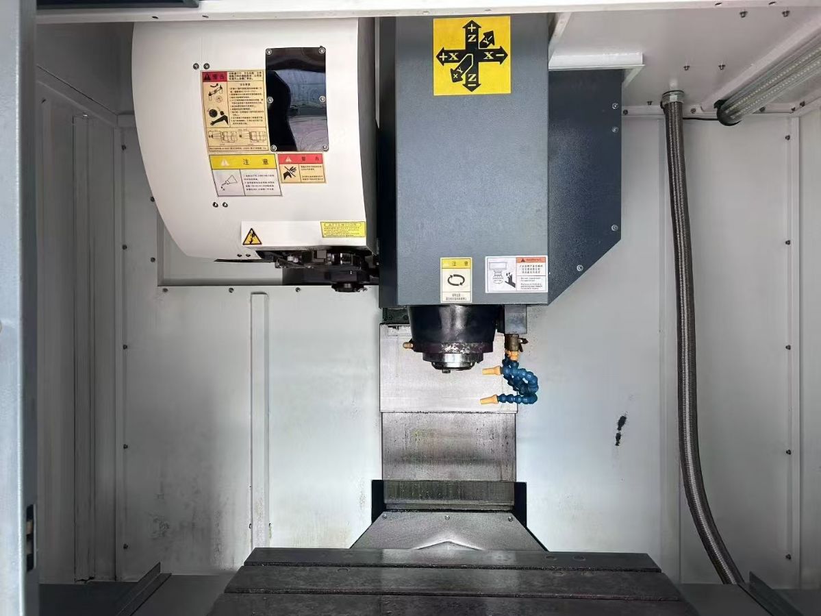 上新宝勤Ⅴ850三线轨加工中心，BT40直联120-2