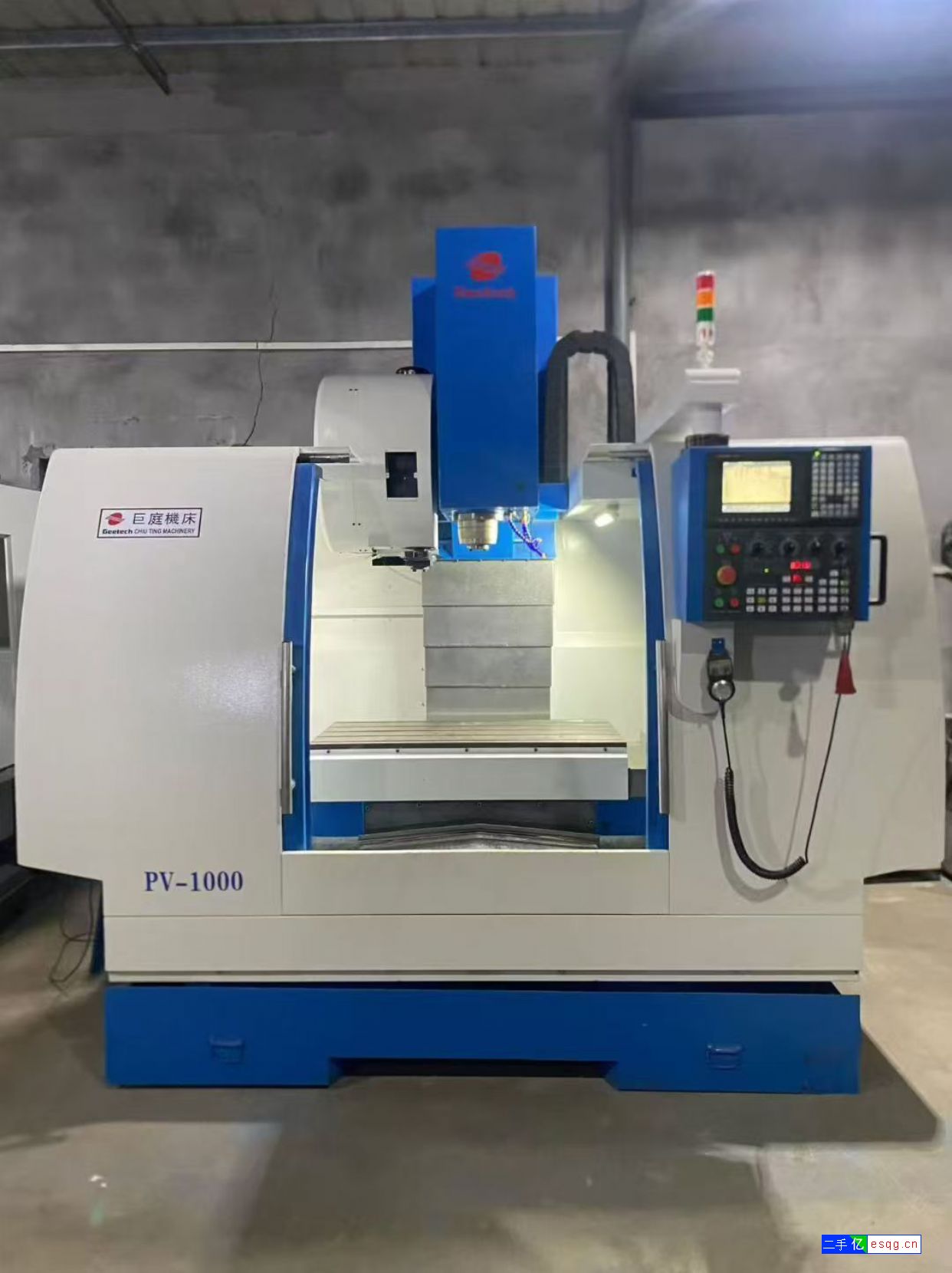 双胞胎台湾巨庭PV-1060三线轨加工中心，三菱M-1