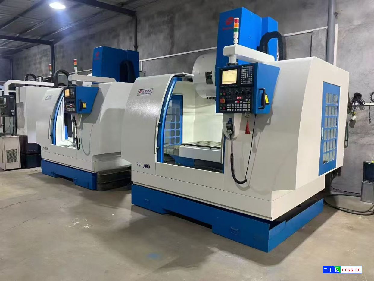 双胞胎台湾巨庭PV-1060三线轨加工中心，三菱M-2