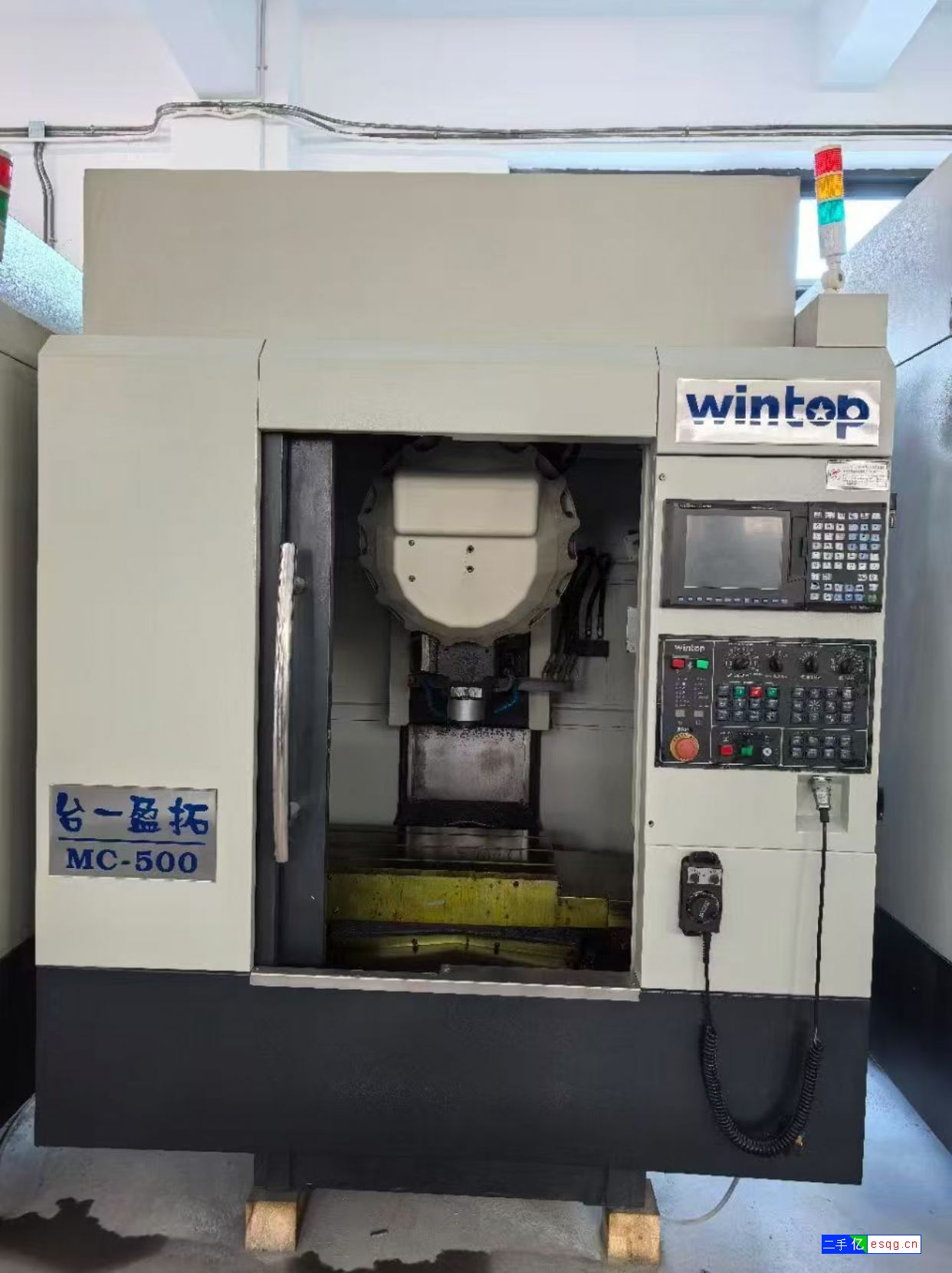 上新台群850三硬轨和两线一硬加工中心,三菱M70-4