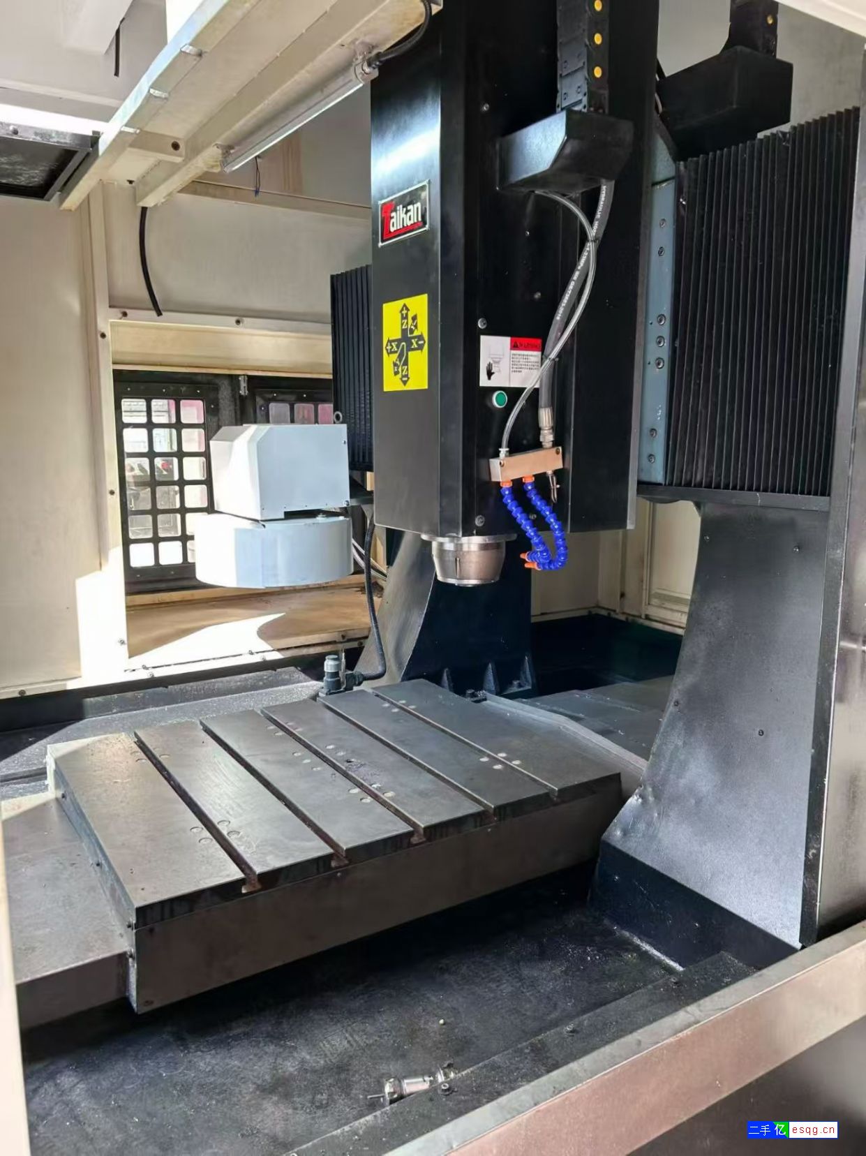 新到台群1080一台，行程1000×800×350-3