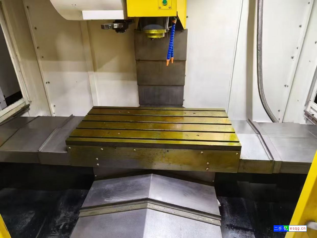 诚川v1160三线轨加工中心,三菱m80系统,BT-2