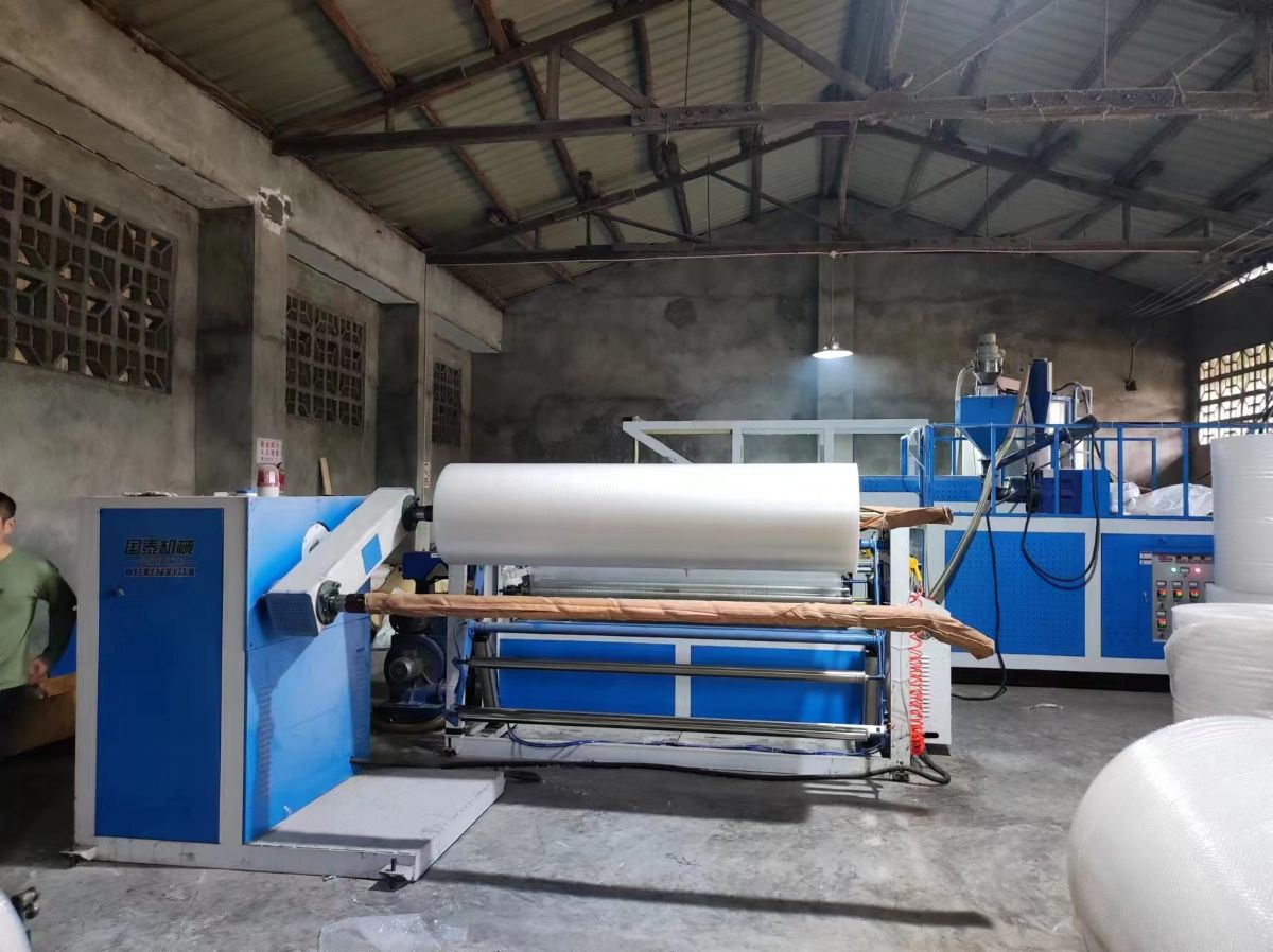 2米气泡膜机低价处理-1