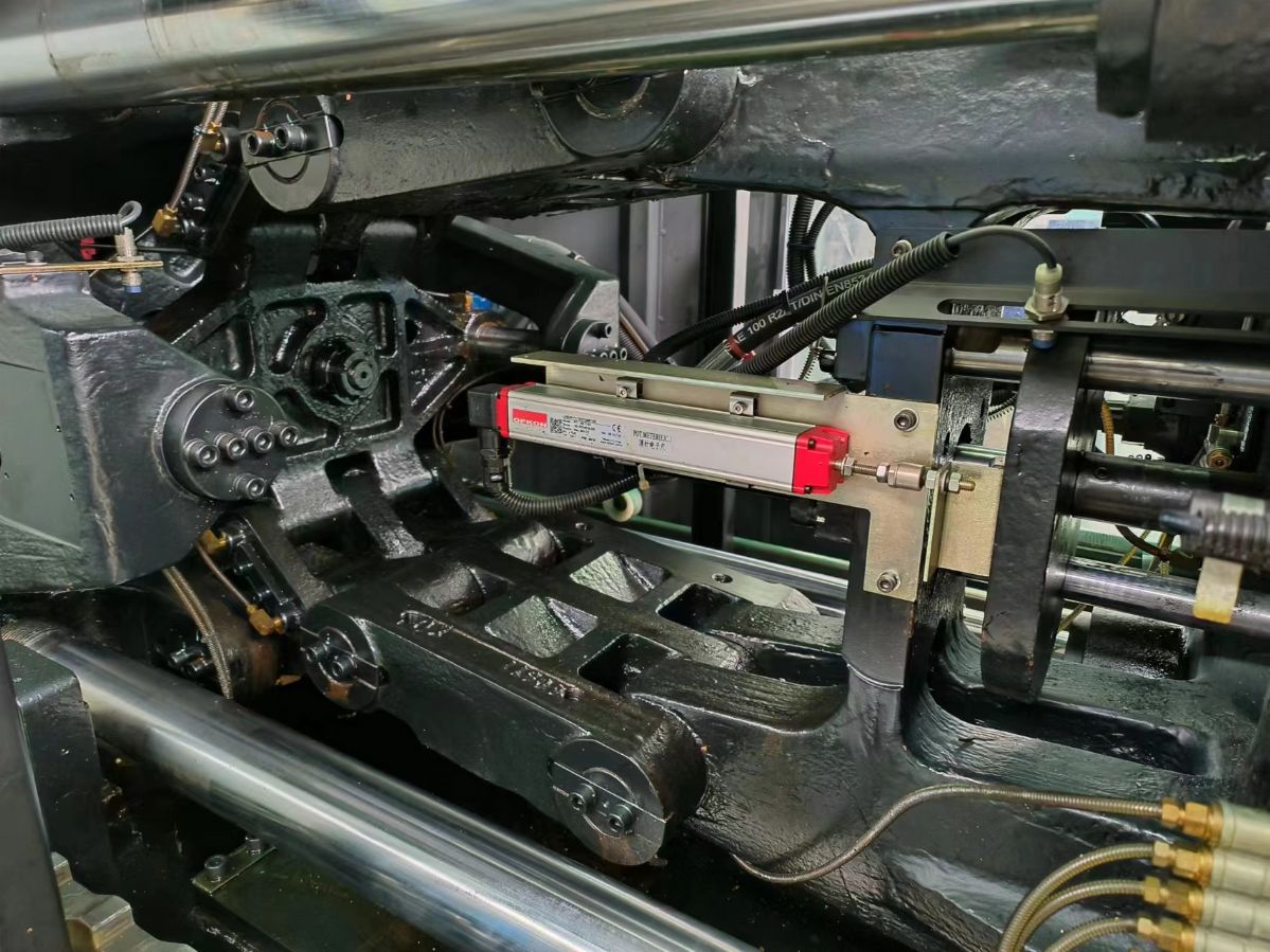 博创120吨伺服机二手注塑机-1