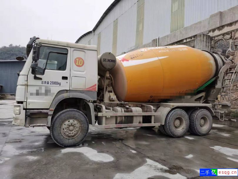 钦州出售几台2014年豪沃大12方搅拌车-1