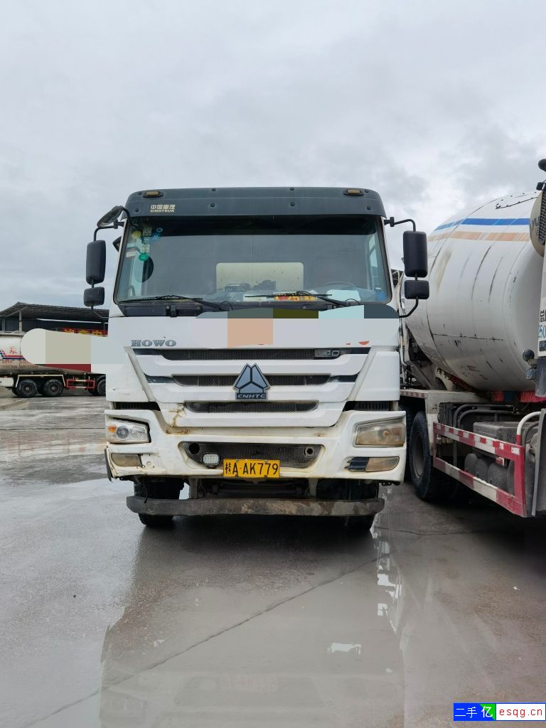 南宁出售多台2018年重汽豪沃大12方搅拌车-2