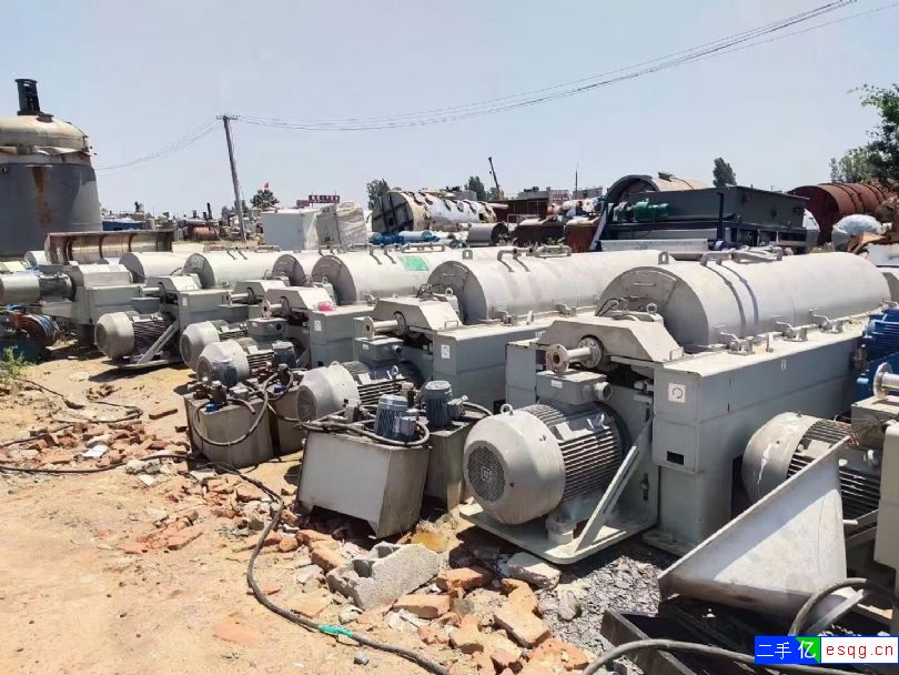 个人转让一批二手离心机，有卧螺离心机，平板离心机，-1