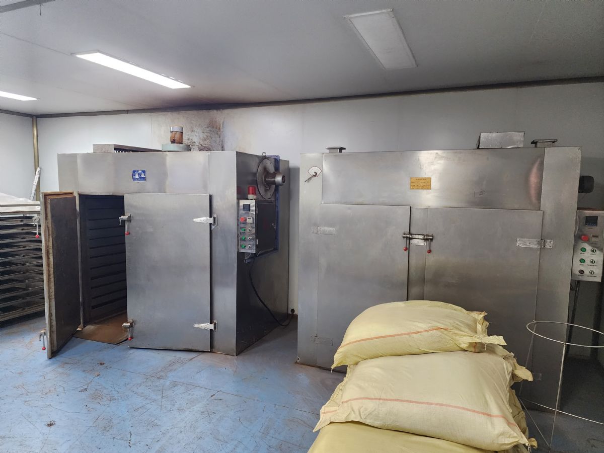 在位出售两台二门四车不锈钢烘箱-1