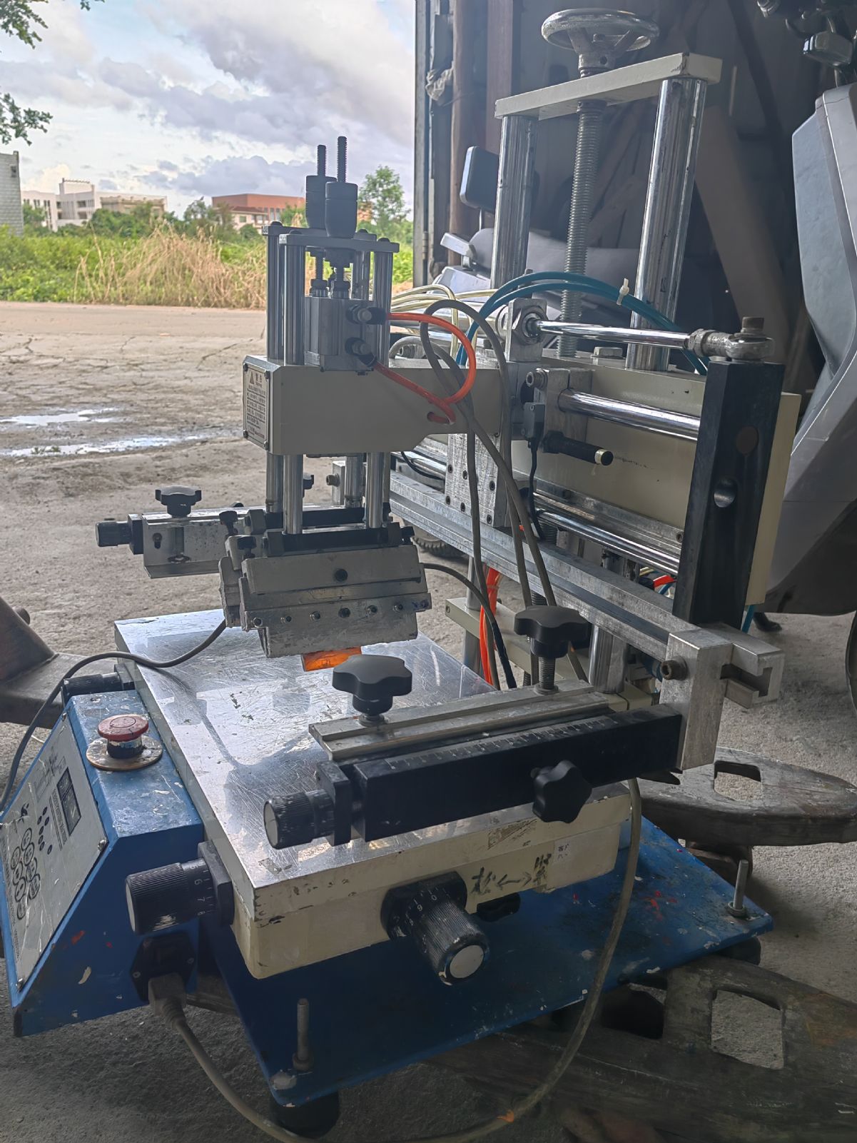 低价出售二手台式丝印机3050台面。-1